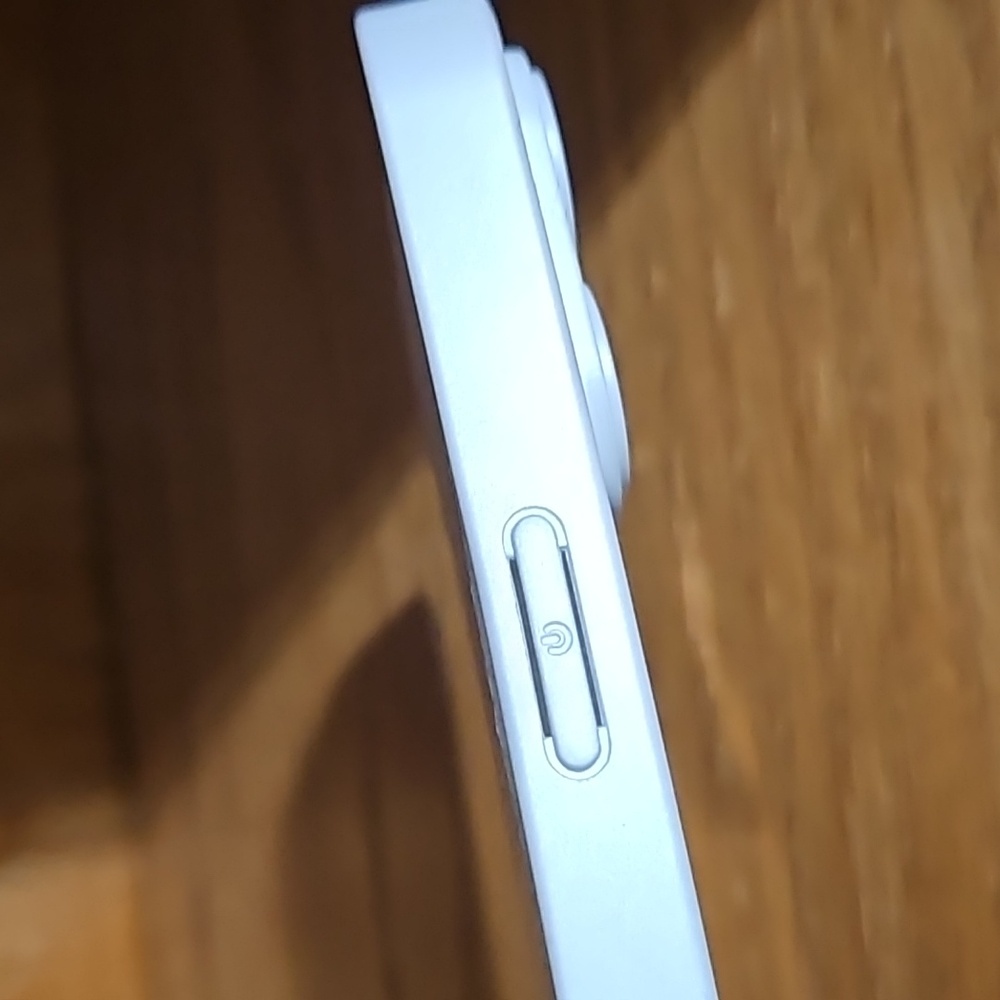 NEW!14 Pro Protective Phone case White w/Pearl White Detail! - Picture 5 of 7